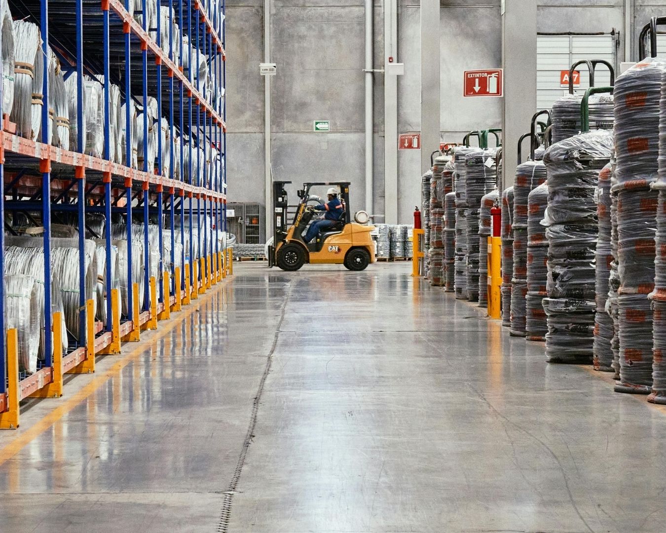 Fábrica e piso industrial higienizado